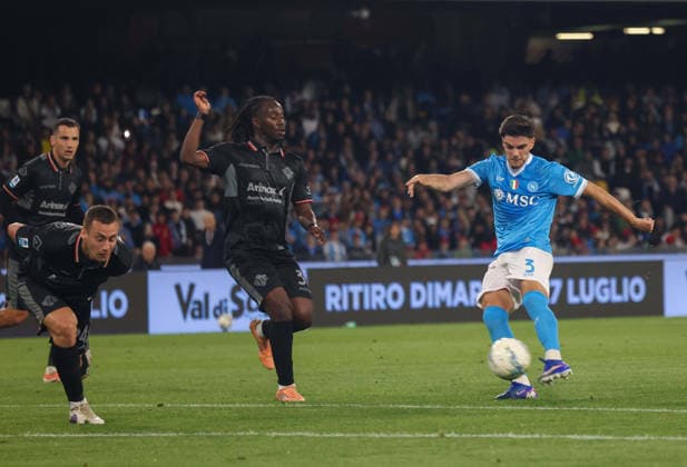 April 24, 2026, Napoli, Campania, ITALIA: Miguel Gutierrez of SSC Napoli During the football match on April 24, 2026, valid for the Italian Serie A - 2025 26 championship in Naples at the Diego Armando Maradona Stadium between SSC Napoli and US Cremonese.Pictured: Serie A Football Match - 2025 26 Napoli Vs. Cremonese  - ZUMAs236 20260424_aap_s236_034 Copyright: xFabioxSassox