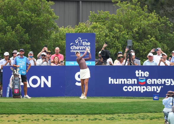 HOUSTON, TX - APRIL 24: Nelly Korda (USA) watches her tee shot on 9 during the second round of The Chevron Championship on April 24, 2026 at Memorial Park Golf Course in Houston, Texas. (Photo by Leslie Plaza Johnson Icon Sportswire) GOLF: APR 24 LPGA, Golf Damen The Chevron Championship EDITORIAL USE ONLY Icon2604240082