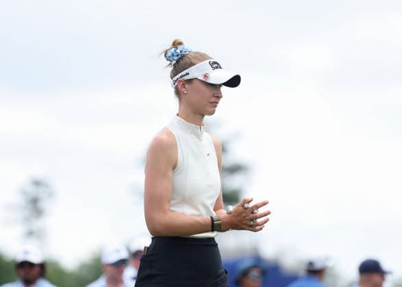 HOUSTON, TX - APRIL 23: Nelly Korda (USA) walks to her approach shot on 10 during the first round of The Chevron Championship on April 23, 2026 at Memorial Park Golf Course in Houston, Texas. (Photo by Leslie Plaza Johnson Icon Sportswire) GOLF: APR 23 LPGA, Golf Damen The Chevron Championship EDITORIAL USE ONLY Icon2604230241