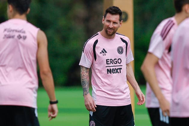 FORT LAUDERDALE, FL - APRIL 24: Inter Miami CF forward Lionel Messi (10) participates in an Inter Miami Training Session at the Florida Blue Training Center on April 24, 2026 in Fort Lauderdale, Florida. (Photo by Chris Arjoon Icon Sportswire) SOCCER: APR 24 Inter Miami CF Training EDITORIAL USE ONLY Icon2604240010044