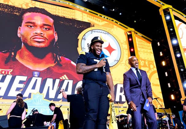 Pittsburgh Steelers number one pick from Arizona State offensive tackle Max Iheanachor in the 2026 NFL, American Football Herren, USA Draft on stage following the concert before the start of round two in Pittsburgh on Friday, April 24, 2026.  PIT2026042405 ARCHIExCARPENTER