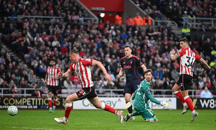 Chris Wood of Nottingham Forest scores the second goal past Goalkeeper Robin Roefs of Sunderland Sunderland v Nottingham Forest, Premier League, Football, Stadium of Light, Sunderland, UK - 24 Apr 2026Sunderland Stadium of Light United Kingdom EDITORIAL USE ONLY No use with unauthorised audio, video, data, fixture lists, club league logos or live services. Online in-match use limited to 120 images, no video emulation. No use in betting, games or single club league player publications. Copyright: xGreigxCowie Shutterstockx 16837541ak