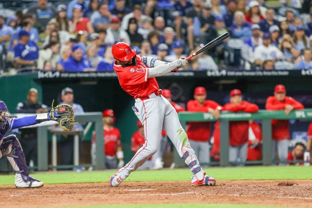APR 24, 2026: Los Angeles Angels outfielder Jo Adell (7) grounds into a force out in the 7th inning against the Kansas City Royals at Kauffman Stadium in Kansas City, MO. CSM MLB, Baseball Herren, USA 2026: Angels Vs Royals April 24th  - ZUMAc04_ 20260425_zma_c04_016 Copyright: xRomanxPunox