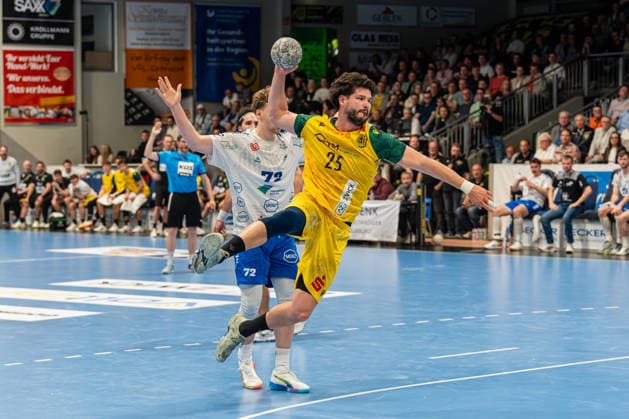 Hagen, Germany 24 April 2026 2 Handball Bundesliga 2025 2026 Sp 29 VfL Eintracht Hagen vs Dessau Roßlauer HV In the picture Philip Jungemann VfL at the jump shot Ischelandhalle Nordrhein Westfalen Copyright: xFotostandx xKruczynskix