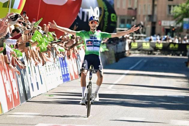 April 24, 2026, Bolzano, Bozen, Trentino South Tyrol, Italy: 24 04 2026, Bolzano, Bozen, Italia. TOUR DES ALPES 2026 - UCI Cycling Race Tour of the Alps. ..Nella foto Giulio PELLIZZARI TOUR DES ALPES 2026  - ZUMAa289 20260424_zia_a289_076 Copyright: xPierrexTeyssotx