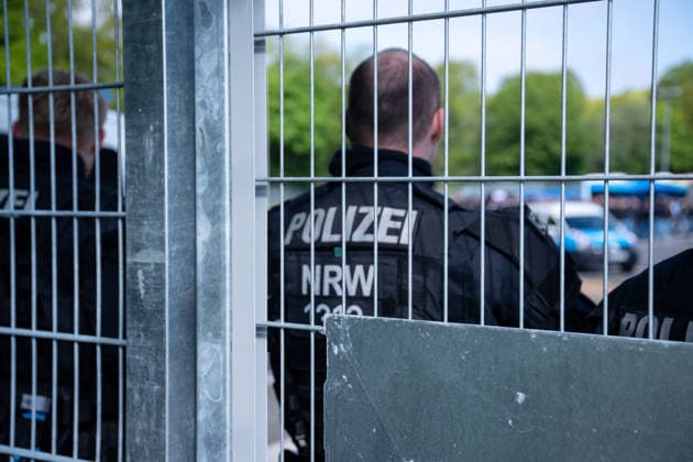 25 04 2026, Football, 2 Bundesliga, 31 Matchday Season 2025 2026, Preußen Münster DSC Arminia Bielefeld, Police Symbolic picture Derby xRHR PHOTO TKx Copyright: RHR-FOTOx RHR-FOTO TK
