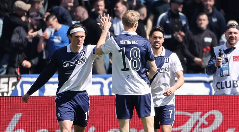 Josip Brekalo cheers after scoring 1 0 with Fabian Reese, Luca Schuler joy emotion jubilation sport football soccer soccer DFL 2 Bundesliga men 31 matchday season 2025 2026 25 04 2026 Hertha BSC Berlin vs Holstein Kiel KSV DFL regulations prohibit any use of photographs as image sequences and or quasi video