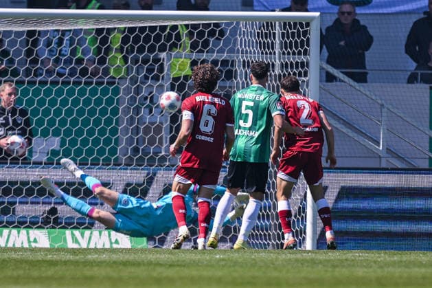 25 04 2026, Soccer, 2 Bundesliga, 31 Matchday Season 2025 2026, Preußen Münster DSC Arminia Bielefeld, Yassine Bouchama Preußen Münster scores the goal for 1 0, xRHR PHOTO TKx Copyright: RHR-FOTOx RHR-FOTO TK