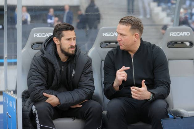 25 04 2025, xtgx, Soccer 2 Bundesliga, Hertha BSC Berlin Holstein Kiel emspor, v l Steven Skrzybski Kiel, 7 , Kevin Meinhardt Kiel, Sporting Director DFL DFB REGULATIONS PROHIBIT ANY USE OF PHOTOGRAPHS as IMAGE SEQUENCES and or QUASI VIDEO Berlin