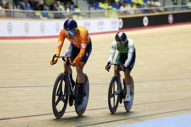 UCI Track World Cup: Nilai Picture by Alex Whitehead SWpix.com - 25 04 2026 - Cycling - UCI Track World Cup: Nilai - Velodrom Nasional Malaysia, Nilai, Malaysia - Men™s Omnium - Tempo Race 2 4 - Yanne Dorenbos (Netherlands), Ricardo Pena Salas (Mexico) Nilai Velodrom Nasional Malaysia Malaysia Copyright: x xSWpix.comx(t axPhotographyxHubxLtd)xAlexxWhitehead SWpix.comx SWP-3030-13123