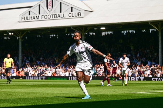 Fulham v Aston Villa, Premier League GOAL Fulham defender Ryan Sessegnon (30) scores a goal and celebrates 1-0 during the Premier League match between Fulham and Aston Villa at Craven Cottage, London, UK on 25 April 2026. London Craven Cottage Greater London UK Editorial use only DataCo restrictions apply See www.football-dataco.com , Copyright: xDennisxGoodwinx PSI-24149-0041
