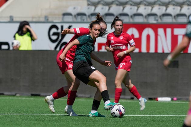 Switzerland AXA Women s Super League 2025 26, FC Thun vs Yverdon Sport FC Stockhorn Arena, Thun Ines Khiri 9 Yverdon Copyright: xKjetilxWaberx
