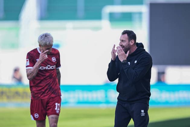 25 04 2026, Soccer, 2 Bundesliga, 31 Matchday Season 2025 2026, Preußen Münster DSC Arminia Bielefeld, Coach Mitch Kniat Arminia Bielefeld xRHR PHOTO TKx Copyright: RHR-FOTOx RHR-FOTO TK