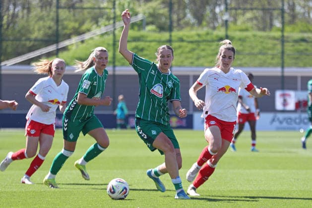 Google Pixel Women Bundesliga, RB Leipzig SV Werder Bremen 25 04 2026 Larissa Mühlhaus 7, Werder Bremen vs Sandra Starke 13, RB Leipzig Soccer, Google Pixel Women Bundesliga, Season 2025 2026, 23 Matchday RB Leipzig vs SV Werder Bremen on 25 04 2026, Training Center Cottaweg, Leipzig DFB REGULATIONS PROHIBIT ANY USE OF PHOTOGRAPHS AS IMAGE SEQUENCES AND OR QUASI VIDEO Copyright: xBEAUTIFULxSPORTS JanxKaeferx