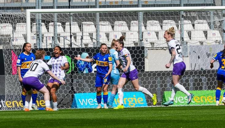 Womens football in Essen FOR EDITORIAL PURPOSES ONLY EDITORIAL USE ONLY p SGS Essens Ella Touon celebrates a goal against FC Carl Zeiss Jena The match between SGS Essen and FC Carl Zeiss Jena ended 4 3 at the Essen stadium on Hafenstraße 97a on 25 04 2026 Michael Gohl FUNKE Foto Services p Sport Deutschland Nordrhein Westfalen Essen Copyright MichaelxGohl Copyright: MichaelxGohl doc85kkm80f71i1e5o5dkdt ,EDITORIAL USE ONLY Copyright: MichaelxGohl