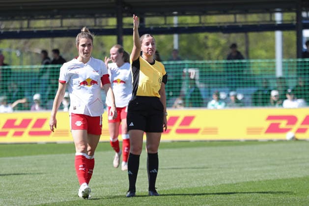 Google Pixel Womens Bundesliga, RB Leipzig SV Werder Bremen 25 04 2026 Referee Daniela Kottmann Football, Google Pixel Womens Bundesliga, Season 2025 2026, 23 Matchday RB Leipzig vs SV Werder Bremen on 25 04 2026, Training Center Cottaweg, Leipzig DFB REGULATIONS PROHIBIT ANY USE OF PHOTOGRAPHS AS IMAGE SEQUENCES AND OR QUASI VIDEO Copyright: xBEAUTIFULxSPORTS JanxKaeferx