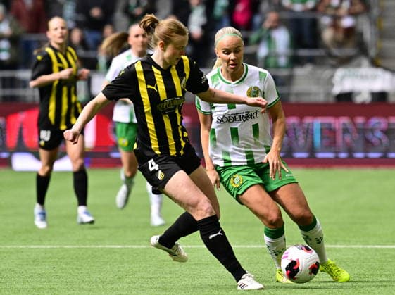 STOCKHOLM, SWEDEN 20260425 Häckens Emma Östlund and Hammarbys Stina Lennartsson during the first Europa Cup final match between Hammarby and Häcken at 3Arena STOCKHOLM SWEDEN x10030x  Copyright: xJonasxEkströmer TTx FINAL EUROPA CUP HAMMARBY-HÄCKEN