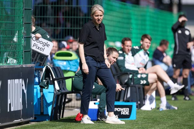 Friederike Kromp Fritzy Kromp, Coach, Head Coach, SV Werder Bremen , THE DFB GUIDELINES PROHIBIT ANY USE OF PHOTOGRAPHS AS IMAGE SEQUENCES AND OR QUASI VIDEO DFB REGULATIONS PROHIBIT ANY USE OF PHOTOGRAPHS AS IMAGE SEQUENCES AND OR QUASI VIDEO , 25 04 2026, Leipzig Germany , Soccer, Google Pixel Womens Bundesliga, RB Leipzig SV Werder Bremen xobx