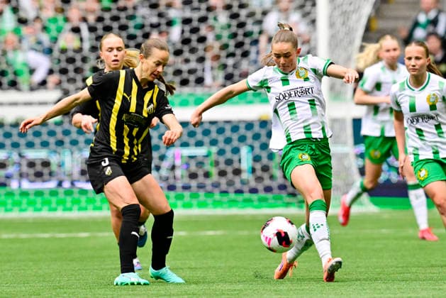 STOCKHOLM, SWEDEN 20260425 Häckens Aivi Luik and Hammarbys Svea Rehnberg during the first Europa Cup final match between Hammarby and Häcken at 3Arena STOCKHOLM SWEDEN x10030x  Copyright: xJonasxEkströmer TTx FINAL EUROPA CUP HAMMARBY-HÄCKEN