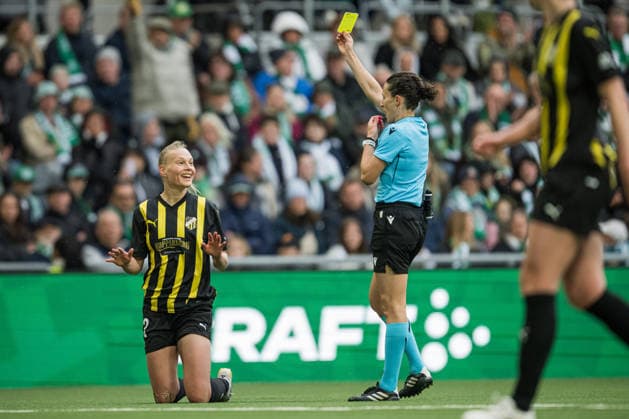 260425 Stine Sandbech of Häcken receives a yellow card during the UEFA Women s Europa Cup final match leg 1 between Hammarby and Häcken on April 25, 2026 in Stockholm Photo Jonathan Näckstrand BILDBYRAN COP 94 JN0267 fotboll football soccer fotball europa cup hammarby häcken uefa womens europa cup dam bbeng  Copyright: JONATHANxNÄCKSTRAND BB260425JN013