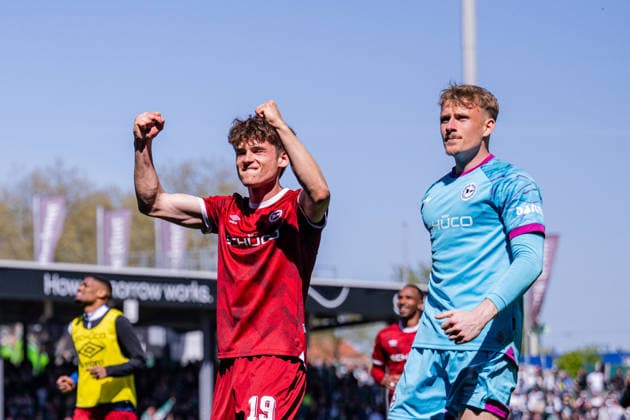 25 04 2026, Soccer, 2 Bundesliga, 31 Matchday Season 2025 2026, Preußen Münster DSC Arminia Bielefeld, The players of Arminia Bielefeld are happy about the victory, Maximilian Grosser DSC Arminia Bielefeld , Goalkeeper Jonas Thomas Kersken DSC Arminia Bielefeld xRHR PHOTO TKx Copyright: RHR-FOTOx RHR-FOTO TK