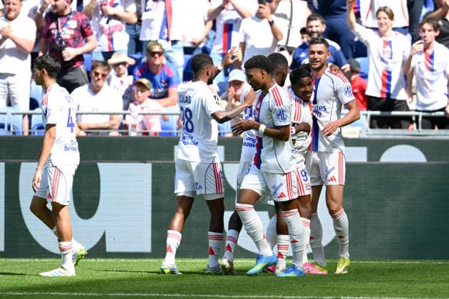 Olympique Lyonnais v AJ Auxerre - Ligue 1 McDonald s 2025 2026 09 ENDRICK Felipe Moreira de Sousa (ol) - 77 Roman IAREMTCHOUK (ol) during the Ligue 1 McDonald s match between Lyon and Auxerre at Groupama Stadium on April 25, 2026 in Lyon, France. Lyon France  Copyright: xFEPx 776348368