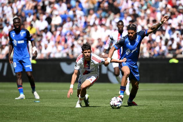 Olympique Lyonnais v AJ Auxerre - Ligue 1 McDonald s 2025 2026 44 Khalis MERAH (ol) - 05 Kevin DANOIS (aja) during the Ligue 1 McDonald s match between Lyon and Auxerre at Groupama Stadium on April 25, 2026 in Lyon, France. Lyon France  Copyright: xFEPx 776348368