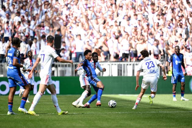 Olympique Lyonnais v AJ Auxerre - Ligue 1 McDonald s 2025 2026 19 Danny NAMASO (aja) - 05 Orel MANGALA (ol) during the Ligue 1 McDonald s match between Lyon and Auxerre at Groupama Stadium on April 25, 2026 in Lyon, France. Lyon France  Copyright: xFEPx 776348368