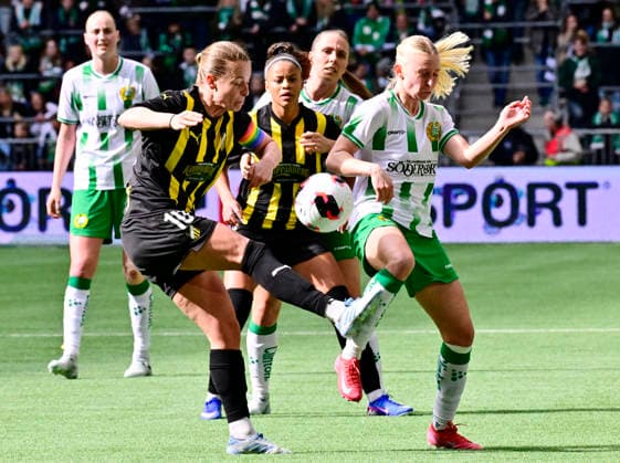 STOCKHOLM, SWEDEN 20260425 Häckens Anna Anvegard and Hammarbys Emilie Joramo during the first Europa Cup final match between Hammarby and Häcken at 3Arena STOCKHOLM SWEDEN x10030x  Copyright: xJonasxEkströmer TTx FINAL EUROPA CUP HAMMARBY-HÄCKEN