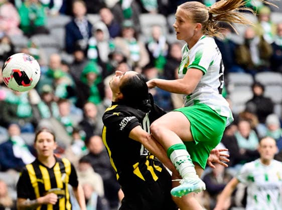 STOCKHOLM, SWEDEN 20260425 Häckens Nesrin Akgün and Hammarbys Fanny Peterson during the first final match of the Europa Cup between Hammarby and Häcken at 3Arena STOCKHOLM SWEDEN x10030x  Copyright: xJonasxEkströmer TTx FINAL EUROPA CUP HAMMARBY-HÄCKEN