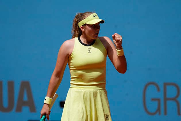 April 25, 2026, Madrid, Madrid, Spain: Mirra Andreeva of Russia reacts against Dalma Galfi of Hungary during the Mutua Madrid Open 2026, ATP, Tennis Herren Masters 1000 and WTA, Tennis Damen 1000, at La Caja Magica on April 25, 2026 in Madrid, Spain. Madrid Spain - ZUMAa181 20260425_zaa_a181_065 Copyright: xOscarxJ.xBarrosox