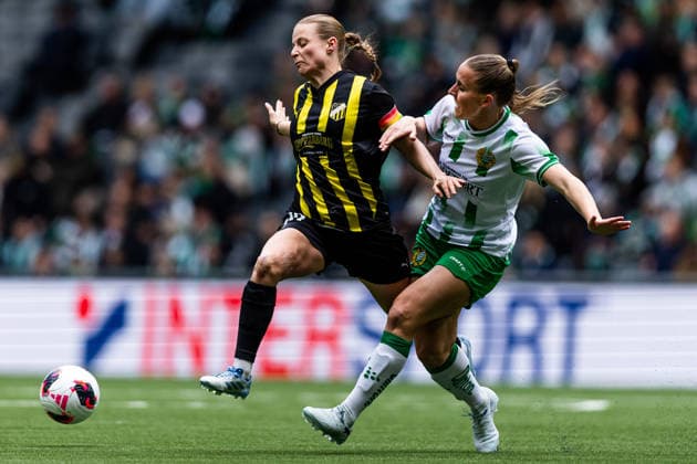 260425 Anna Anvegard of Häcken and Gudrun Arnardottir of Hammarby during the UEFA Women s Europa Cup final match between Hammarby and Häcken on April 25, 2026 in Stockholm Photo Caisa Rasmussen BILDBYRAN COP 353 JN0267 fotboll football soccer fotball europa cup hammarby häcken uefa womens europa cup dam bbeng  Copyright: CAISAxRASMUSSEN BB260425CR013
