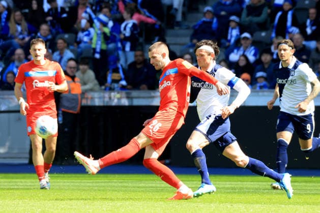 DEU, DFL, 2 FBL, Hertha BSC vs Holstein Kiel, 25 04 2026, Berliner Olympiastadion, Berlin, DEU, DFL, 2 FBL, Hertha BSC vs Holstein Kiel, im Bild Michael Cuisance Hertha BSC Berlin 10 , David Zec Holstein Kiel 26 DFL regulations prohibit any use of Photographs as image sequences and or quasi video nordphotoxGmbHx xEngler nph00076