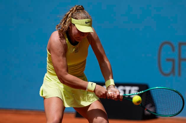 April 25, 2026, Madrid, Madrid, Spain: Mirra Andreeva of Russia plays against Dalma Galfi of Hungary during the Mutua Madrid Open 2026, ATP, Tennis Herren Masters 1000 and WTA, Tennis Damen 1000, at La Caja Magica on April 25, 2026 in Madrid, Spain. Madrid Spain - ZUMAa181 20260425_zaa_a181_078 Copyright: xOscarxJ.xBarrosox
