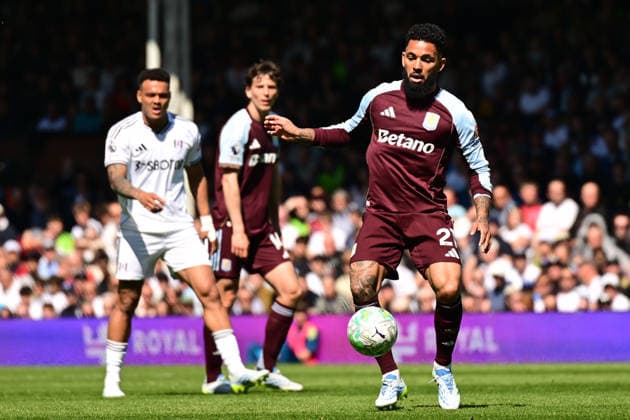 Fulham v Aston Villa, Premier League Aston Villa midfielder (on loan from Juventus) Douglas Luiz (21) on the ball during the Premier League match between Fulham and Aston Villa at Craven Cottage, London, UK on 25 April 2026. London Craven Cottage Greater London UK Editorial use only DataCo restrictions apply See www.football-dataco.com , Copyright: xDennisxGoodwinx PSI-24149-0076