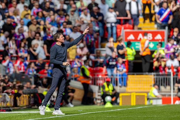 Football - FA Premier League - Liverpool FC v Crystal Palace FC LIVERPOOL, ENGLAND - Saturday, April 25, 2026: Crystal Palace s manager Oliver Glasner during the FA Premier League match between Liverpool FC and Crystal Palace FC at Anfield. (Photo by David Rawcliffe Propaganda) LIVERPOOL Anfield MERSEYSIDE ENGLAND  Copyright: xDavidxRawcliffex P2026-04-25-Liverpool_Crystal_Palace-41
