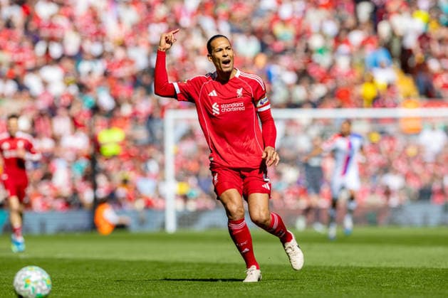 Football - FA Premier League - Liverpool FC v Crystal Palace FC LIVERPOOL, ENGLAND - Saturday, April 25, 2026: Liverpool s captain Virgil van Dijk during the FA Premier League match between Liverpool FC and Crystal Palace FC at Anfield. (Photo by David Rawcliffe Propaganda) LIVERPOOL Anfield MERSEYSIDE ENGLAND  Copyright: xDavidxRawcliffex P2026-04-25-Liverpool_Crystal_Palace-43