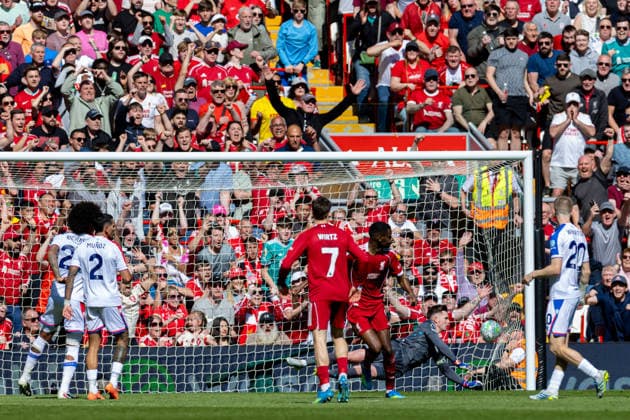 Football - FA Premier League - Liverpool FC v Crystal Palace FC LIVERPOOL, ENGLAND - Saturday, April 25, 2026: Liverpool s Alexander Isak scores the first goal, his first in 2026, during the FA Premier League match between Liverpool FC and Crystal Palace FC at Anfield. (Photo by David Rawcliffe Propaganda) LIVERPOOL Anfield MERSEYSIDE ENGLAND  Copyright: xDavidxRawcliffex P2026-04-25-Liverpool_Crystal_Palace-57