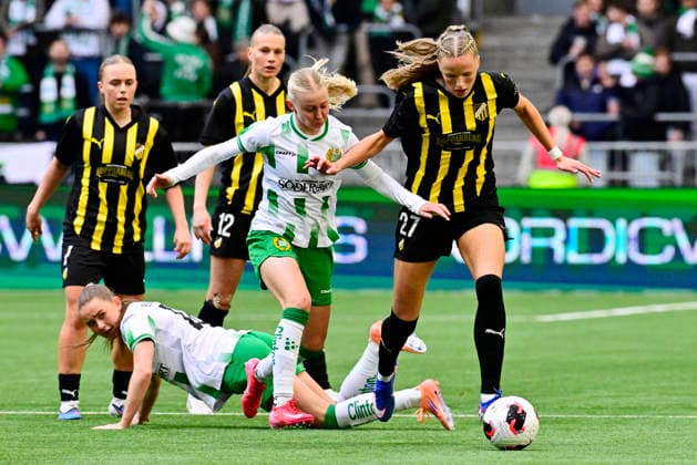STOCKHOLM, SWEDEN 20260425 Hammarbys Emilie Joramo and Häckens Thelma Karen Palmadottir during the first Europa Cup final match between Hammarby and Häcken at 3Arena STOCKHOLM SWEDEN x10030x  Copyright: xJonasxEkströmer TTx FINAL EUROPA CUP HAMMARBY-HÄCKEN