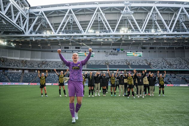 260425 Goalkeeper Fanney Birkisdottir of Häcken celebrates after the UEFA Women s Europa Cup final match leg 1 between Hammarby and Häcken on April 25, 2026 in Stockholm. Photo: Jonathan Näckstrand BILDBYRAN COP 94 JN0267 fotboll football soccer fotball europa cup hammarby häcken uefa womens europa cup dam bbeng jubel *** 260425 Goalkeeper Fanney Birkisdottir of Häcken celebrates after the UEFA Women s Europa Cup final match leg 1 between Hammarby and Häcken on April 25, 2026 in Stockholm Photo Jonathan Näckstrand BILDBYRAN COP 94 JN0267 fotboll football soccer fotball europa cup hammarby häcken uefa womens europa cup dam bbeng jubel  Copyright: JONATHANxNÄCKSTRAND BB260425JN035