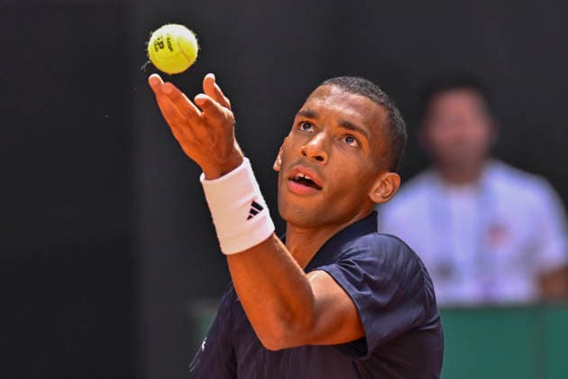 April 25, 2026, Madrid, Madrid, Spain: FELIX AUGER ALIASSIME of canada - ADIDAS during the Mutua Madrid Open 2026, ATP, Tennis Herren Masters 1000 and WTA, Tennis Damen 1000 tennis tournament, celebrated at Caja Magica on April 24, 2026 in Madrid, Spain. Madrid Spain - ZUMAc312 20260425_zsp_c312_275 Copyright: xOscarxManuelxSanchezx