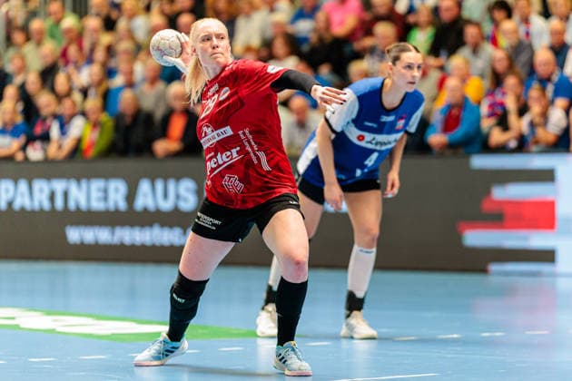 Johanna Reichert Thueringer HC, 29 on seven meters GER, HSG Blomberg Lippe vs Thueringer HC, Handball, 1 Bundesliga Women, Play Offs, Semifinal, Game 1, 25 04 2026 GER, HSG Blomberg Lippe vs Thueringer HC, Handball, 1 Bundesliga Women, Play Offs, Semifinal, Game 1, 25 04 2026 Blomberg Copyright: xEibner-Pressefoto JanxRollingerx EP_JSK