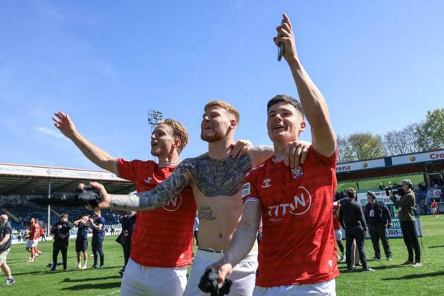 Rochdale v York City - Enterprise National League Josh Stones of York City celebrates at full time during the Enterprise National League match between Rochdale and York City at Spotland Stadium in Rochdale, England, on April 25, 2026. Rochdale Greater Manchester United, ManU Kingdom  Copyright: xMIxNewsx originalFilename:fletcher-rochdale260425_npNvW.jpg