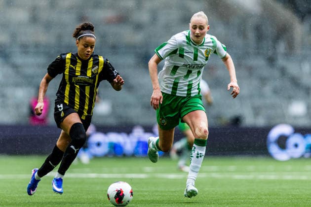 260425 Felicia Schröder of Häcken and Emelie Bragstad of Hammarby uring the UEFA Women s Europa Cup final match between Hammarby and Häcken on April 25, 2026 in Stockholm Photo Caisa Rasmussen BILDBYRAN COP 353 JN0267 fotboll football soccer fotball europa cup hammarby häcken uefa womens europa cup dam bbeng  Copyright: CAISAxRASMUSSEN BB260425CR021