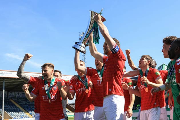 Rochdale v York City - Enterprise National League York City celebrates returning to the league during the Enterprise National League match between Rochdale and York City at Spotland Stadium in Rochdale, United Kingdom, on April 25, 2026. Rochdale Greater Manchester United, ManU Kingdom  Copyright: xMIxNewsx originalFilename:fletcher-rochdale260425_np40A.jpg