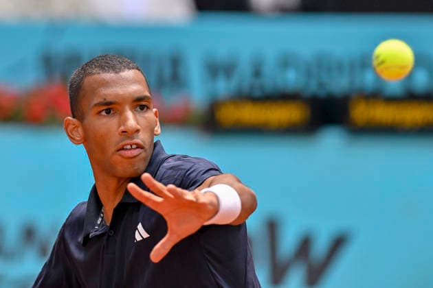 April 25, 2026, Madrid, Madrid, Spain: FELIX AUGER ALIASSIME of canada - ADIDAS during the Mutua Madrid Open 2026, ATP, Tennis Herren Masters 1000 and WTA, Tennis Damen 1000 tennis tournament, celebrated at Caja Magica on April 24, 2026 in Madrid, Spain. Madrid Spain - ZUMAc312 20260425_zsp_c312_264 Copyright: xOscarxManuelxSanchezx