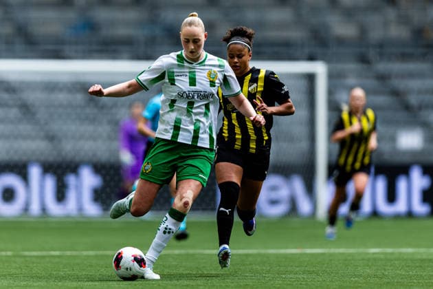260425 Emelie Bragstad of Hammarby and Felicia Schröder of Häcken during the UEFA Women s Europa Cup final match between Hammarby and Häcken on April 25, 2026 in Stockholm Photo Caisa Rasmussen BILDBYRAN COP 353 JN0267 fotboll football soccer fotball europa cup hammarby häcken uefa womens europa cup dam bbeng  Copyright: CAISAxRASMUSSEN BB260425CR023