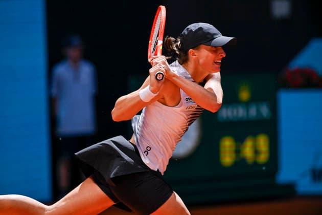 April 25, 2026, Madrid, Madrid, Spain: IGA SWIATEK of Poland during the Mutua Madrid Open 2026, ATP, Tennis Herren Masters 1000 and WTA, Tennis Damen 1000 tennis tournament, celebrated at Caja Magica on April 24, 2026 in Madrid, Spain. Madrid Spain - ZUMAc312 20260425_zsp_c312_283 Copyright: xOscarxManuelxSanchezx
