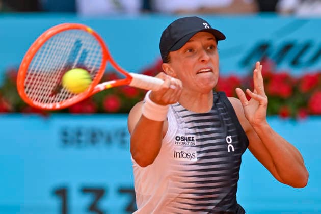 April 25, 2026, Madrid, Madrid, Spain: IGA SWIATEK of Poland during the Mutua Madrid Open 2026, ATP, Tennis Herren Masters 1000 and WTA, Tennis Damen 1000 tennis tournament, celebrated at Caja Magica on April 24, 2026 in Madrid, Spain. Madrid Spain - ZUMAc312 20260425_zsp_c312_281 Copyright: xOscarxManuelxSanchezx