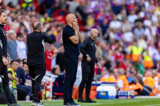 Football - FA Premier League - Liverpool FC v Crystal Palace FC LIVERPOOL, ENGLAND - Saturday, April 25, 2026: Liverpool s head coach Arne Slot reacts during the FA Premier League match between Liverpool FC and Crystal Palace FC at Anfield. (Photo by David Rawcliffe Propaganda) LIVERPOOL Anfield MERSEYSIDE ENGLAND  Copyright: xDavidxRawcliffex P2026-04-25-Liverpool_Crystal_Palace-102